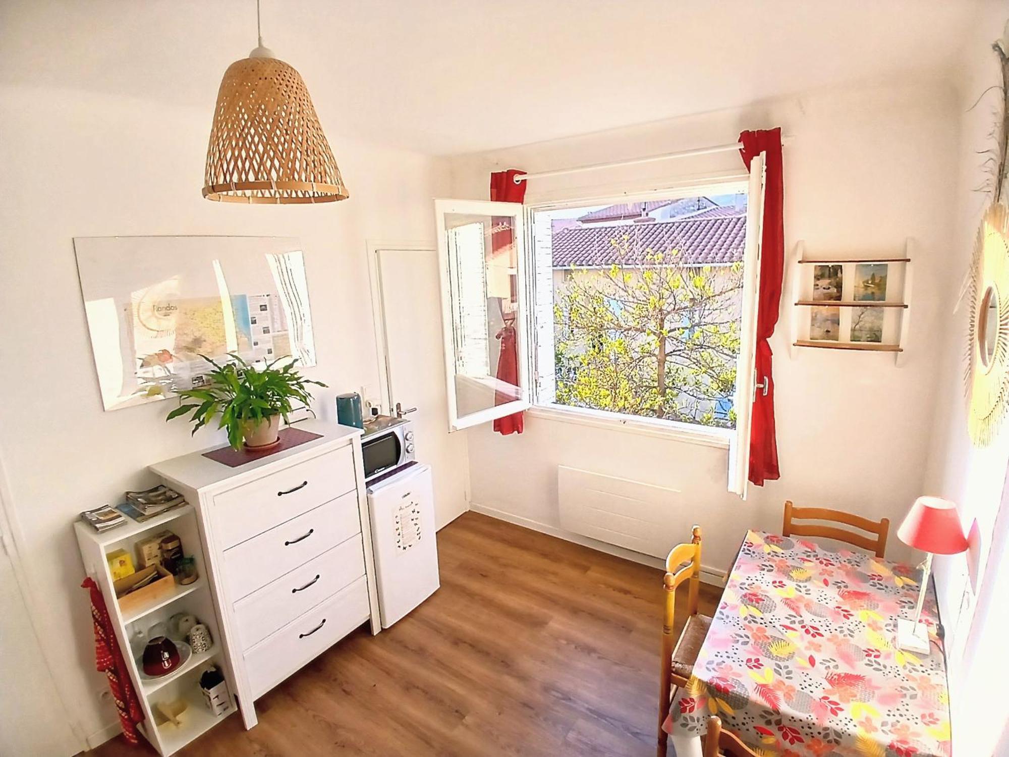 Comme Un Petit Studio - Totalement Independant - Entree Autonome Prades  Bagian luar foto